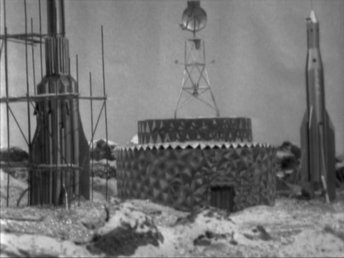 The spaceship graveyard, with museum centre frame.