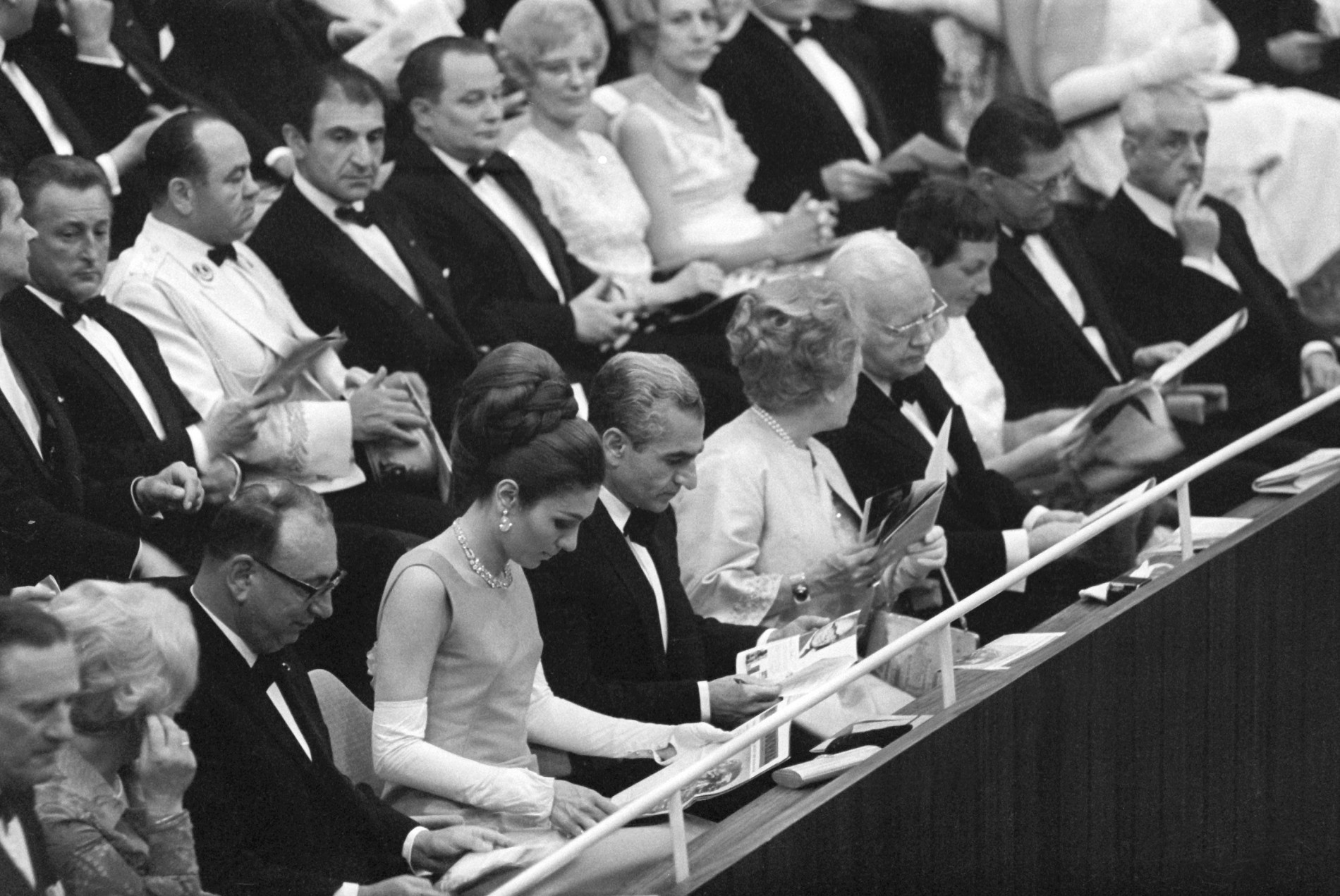 Shah, Farah Diba, Lübke and Albertz inside the Deutsche Oper