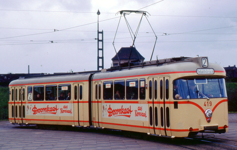 The cause of the trouble, a modern Bremen tram.