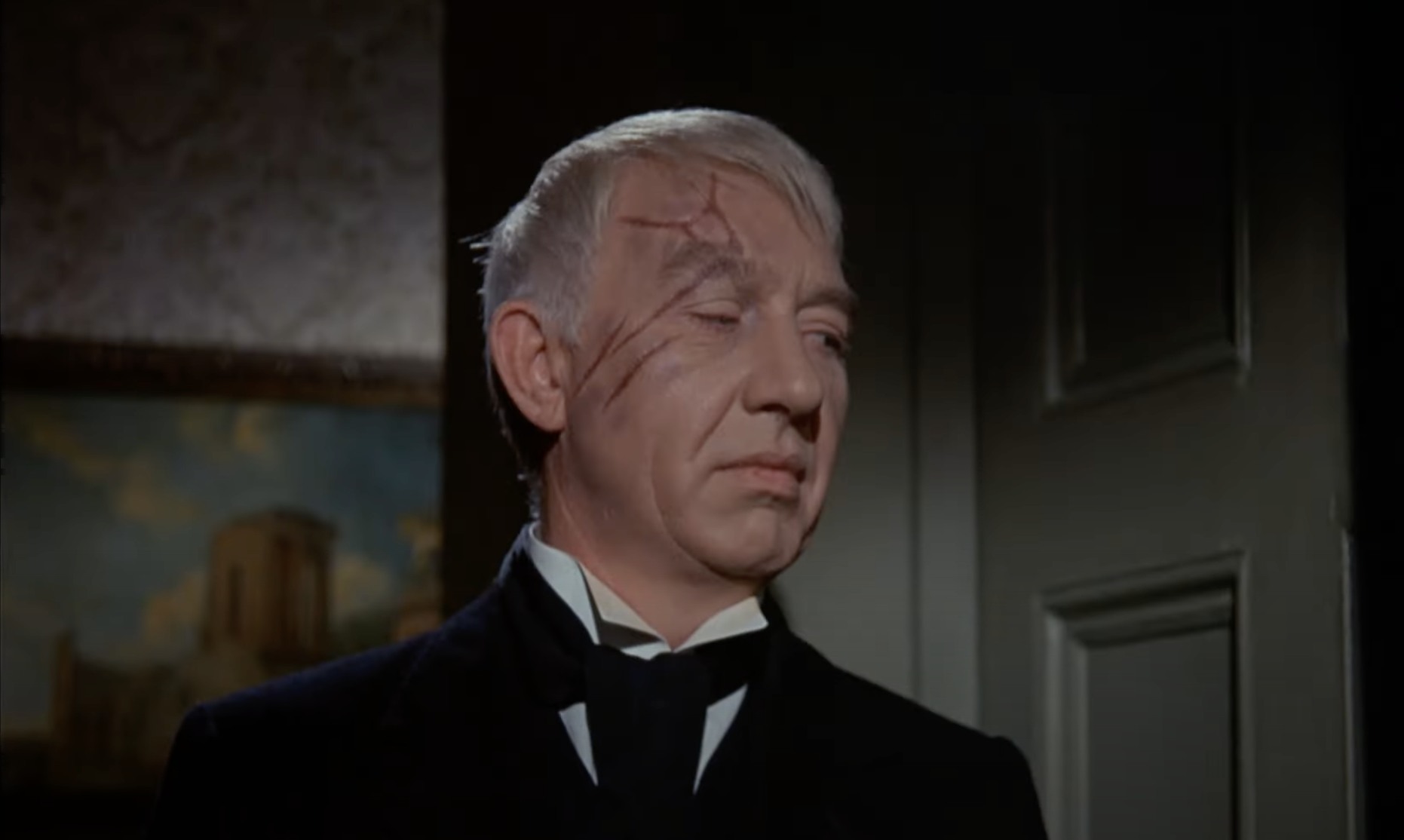 This movie's got some notable supporting actors too, for instance Kevin Stoney as an evil manservant.